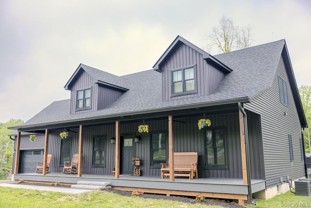 843 S Plank Road, Slate Hill, NY 10973