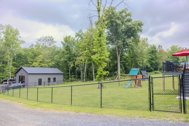 843 S Plank Road, Slate Hill, NY 10973