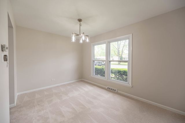 1722 W Pheasant Trail, Mount Prospect, IL 60056