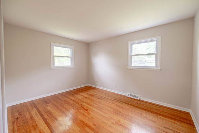 1722 W Pheasant Trail, Mount Prospect, IL 60056