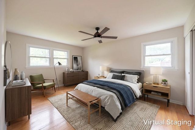 1722 W Pheasant Trail, Mount Prospect, IL 60056