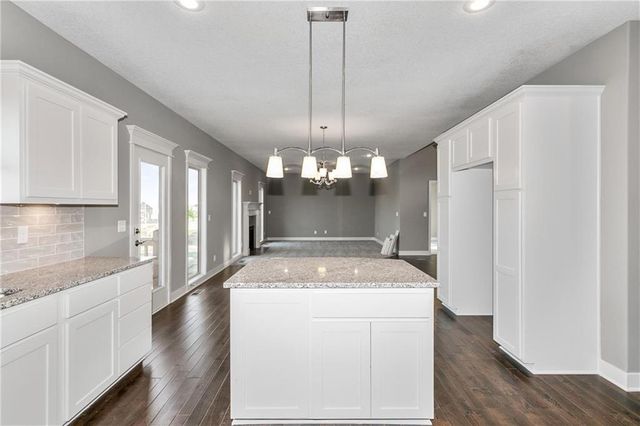 11034 N Corrington Avenue, Kansas City, MO 64156
