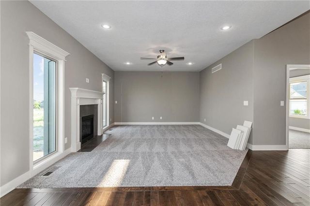 11034 N Corrington Avenue, Kansas City, MO 64156