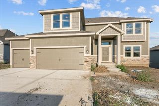 11034 N Corrington Avenue, Kansas City, MO 64156