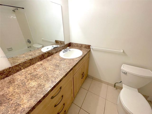 8450 Lagos De Campo Boulevard 206, Tamarac, FL 33321
