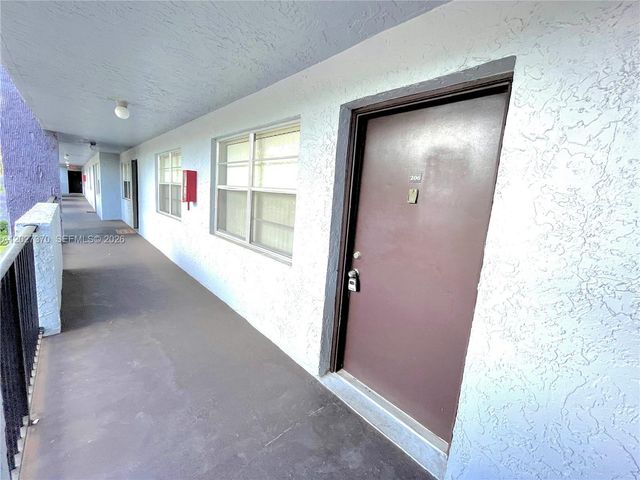 8450 Lagos De Campo Boulevard 206, Tamarac, FL 33321