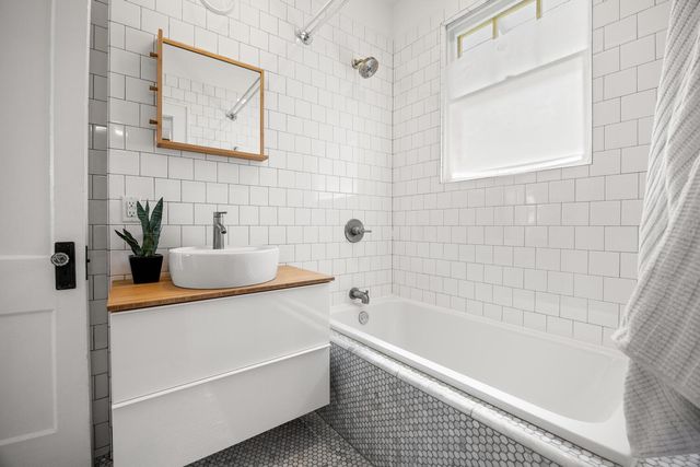 711 Patterson Ave, Austin, TX 78703