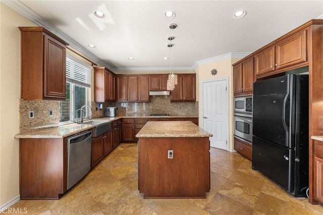 17526 Dove Willow Street, Canyon Country, CA 91387