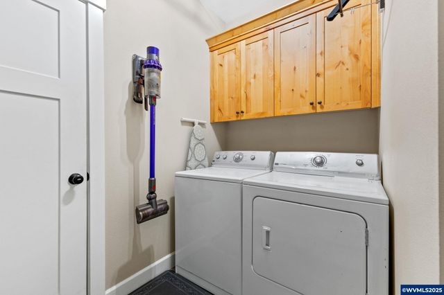 1202 Albatross Ct, Sweet Home, OR 97386