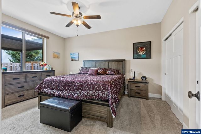 1202 Albatross Ct, Sweet Home, OR 97386