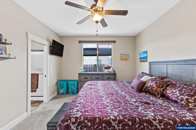 1202 Albatross Ct, Sweet Home, OR 97386