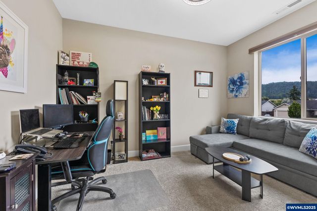 1202 Albatross Ct, Sweet Home, OR 97386