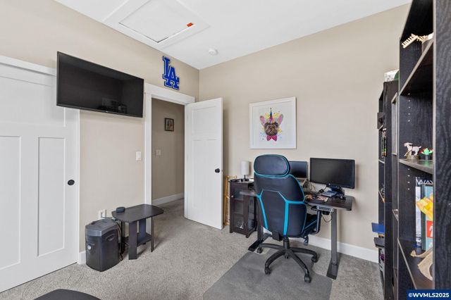 1202 Albatross Ct, Sweet Home, OR 97386