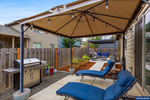 1202 Albatross Ct, Sweet Home, OR 97386