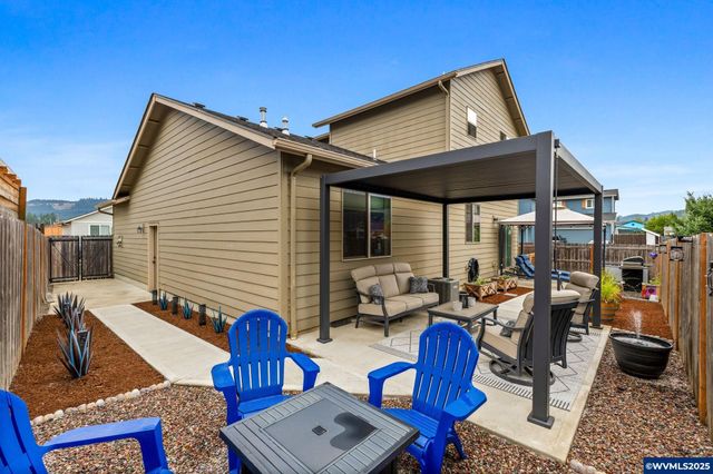 1202 Albatross Ct, Sweet Home, OR 97386