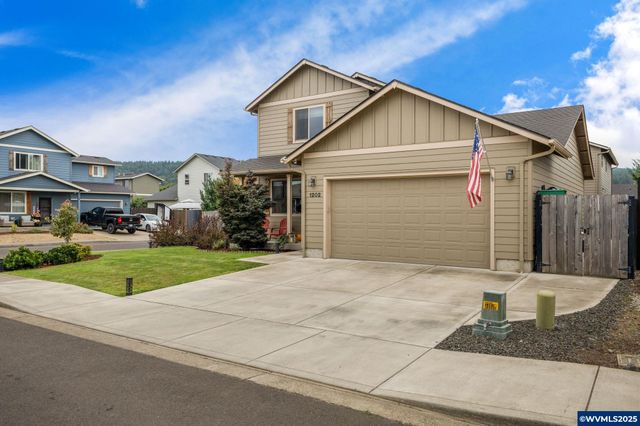 1202 Albatross Ct, Sweet Home, OR 97386