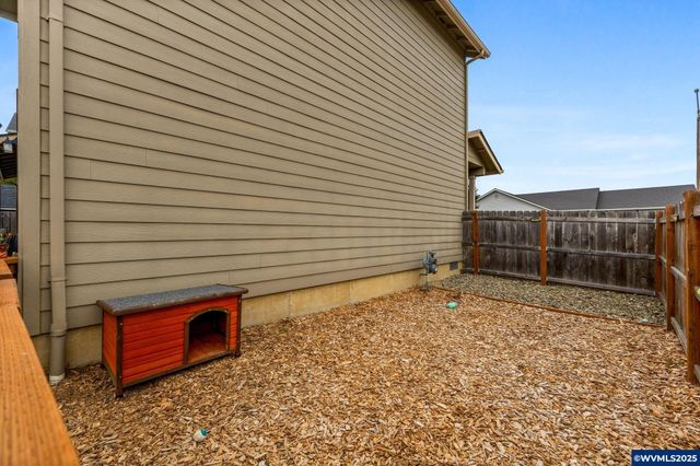 1202 Albatross Ct, Sweet Home, OR 97386