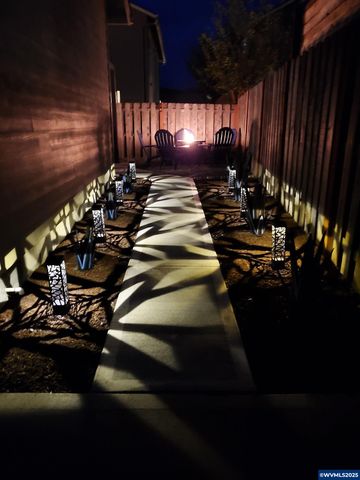 1202 Albatross Ct, Sweet Home, OR 97386