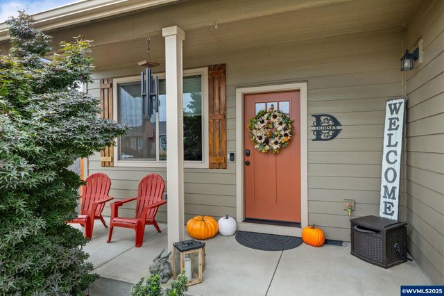 1202 Albatross Ct, Sweet Home, OR 97386