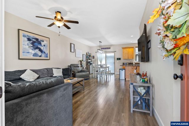 1202 Albatross Ct, Sweet Home, OR 97386