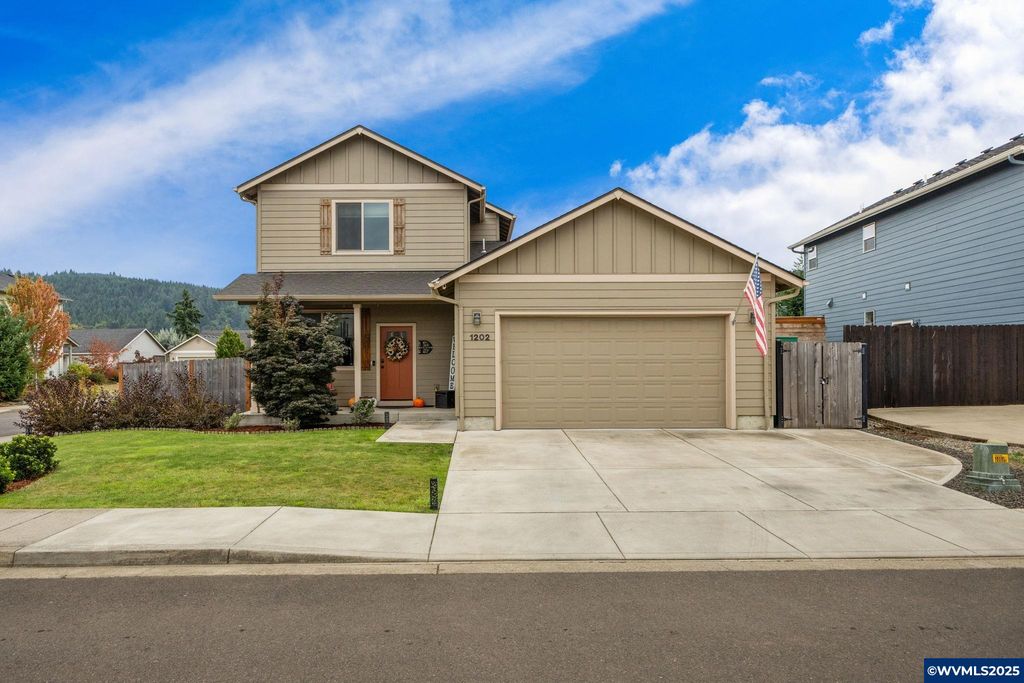 1202 Albatross Ct, Sweet Home, OR 97386