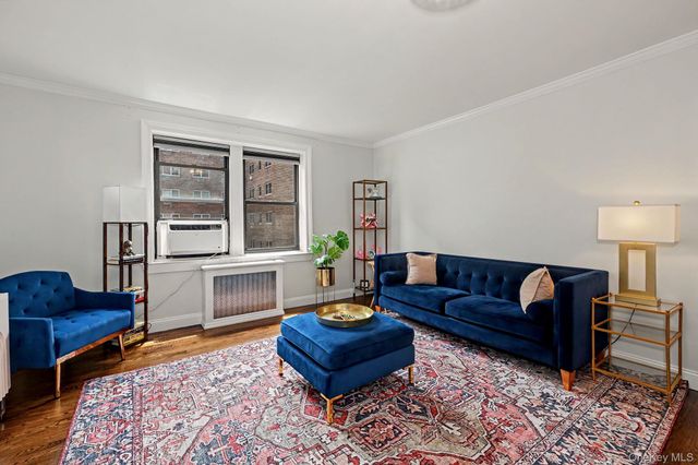 68 E Hartsdale Avenue 2L, Hartsdale, NY 10530