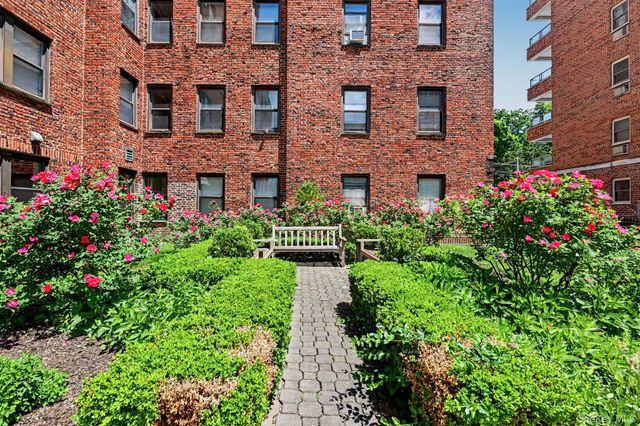 68 E Hartsdale Avenue 2L, Hartsdale, NY 10530