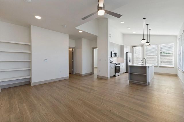 1506 N Prairie Avenue 302, Dallas, TX 75204