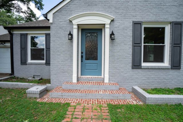 386 HOLMES CIR, Memphis, TN 38111