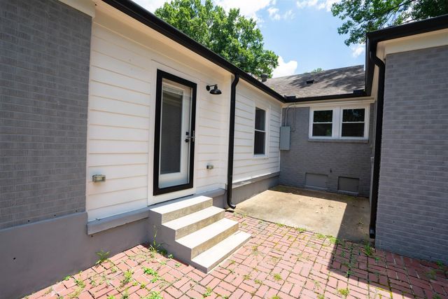 386 HOLMES CIR, Memphis, TN 38111
