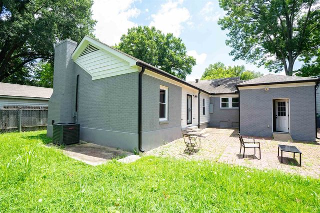 386 HOLMES CIR, Memphis, TN 38111
