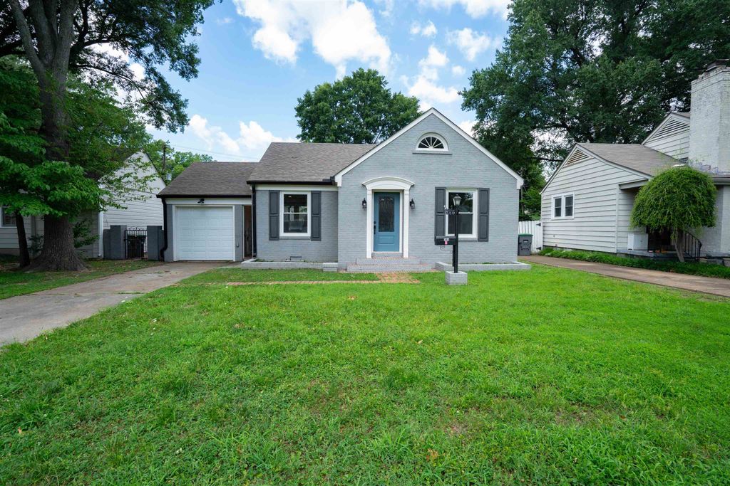 386 HOLMES CIR, Memphis, TN 38111