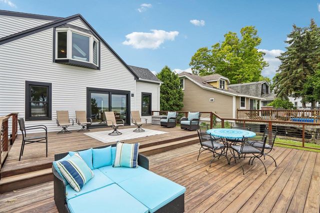 S94W14508 Groveway LANE, Muskego, WI 53150
