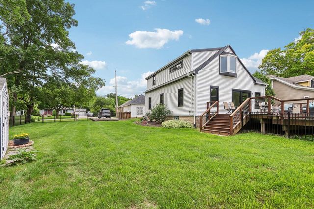 S94W14508 Groveway LANE, Muskego, WI 53150
