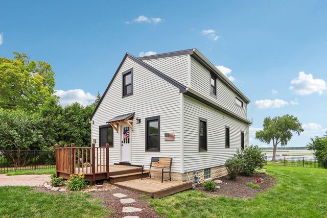 S94W14508 Groveway LANE, Muskego, WI 53150