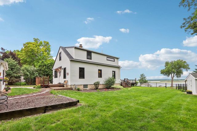 S94W14508 Groveway LANE, Muskego, WI 53150