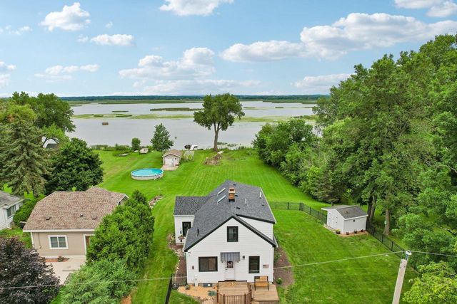 S94W14508 Groveway LANE, Muskego, WI 53150