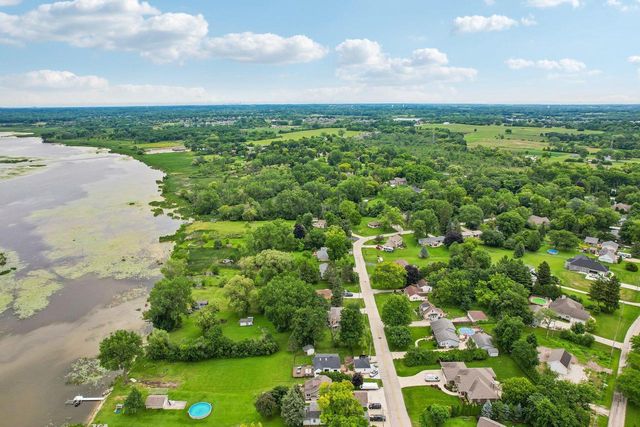 S94W14508 Groveway LANE, Muskego, WI 53150