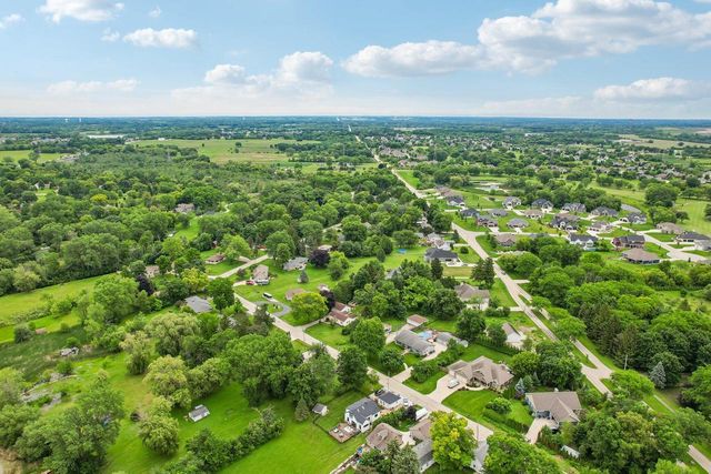 S94W14508 Groveway LANE, Muskego, WI 53150