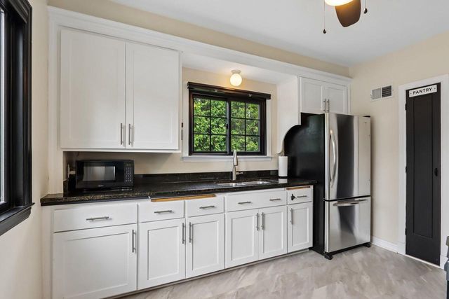 S94W14508 Groveway LANE, Muskego, WI 53150