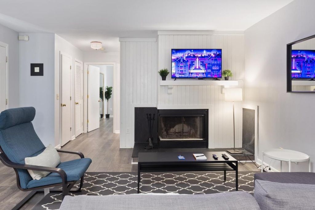 332 Summerwalk Circle 332, Chapel Hill, NC 27517