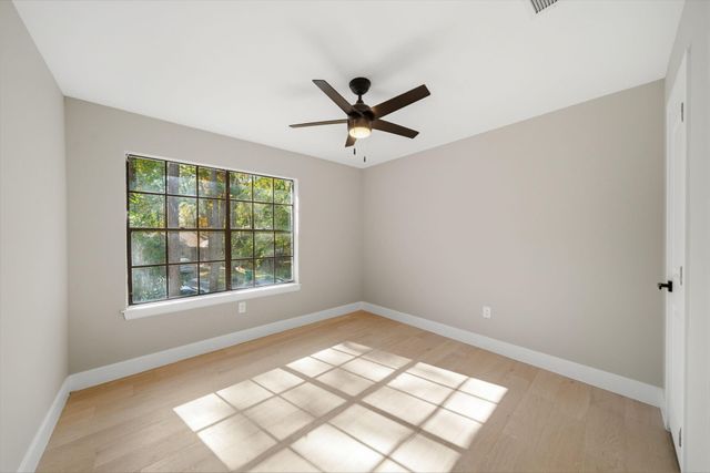 22 Cricket Hollow Place, Spring, TX 77381