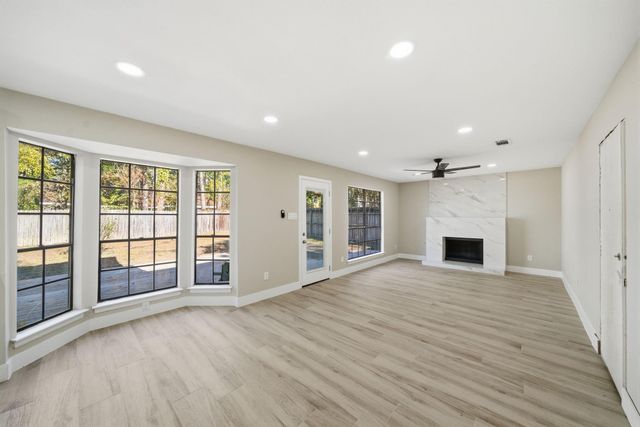 22 Cricket Hollow Place, Spring, TX 77381