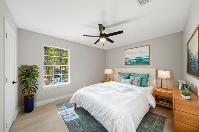 22 Cricket Hollow Place, Spring, TX 77381