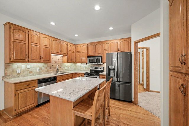 12999 Garvin Brook Lane, Apple Valley, MN 55124