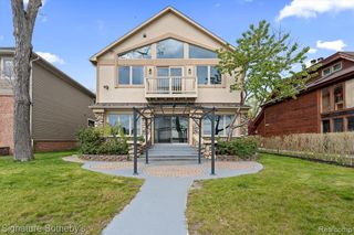 727 Mcdougal Drive, Waterford, MI 48327