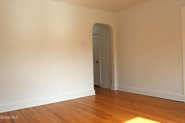 190 S Allen Street, Albany, NY 12208