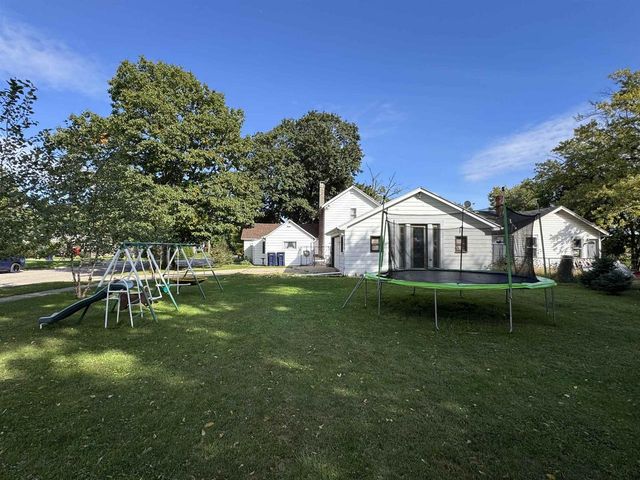 102 S Chatham Street, Janesville, WI 53548