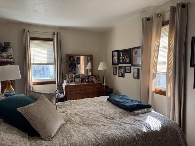 102 S Chatham Street, Janesville, WI 53548