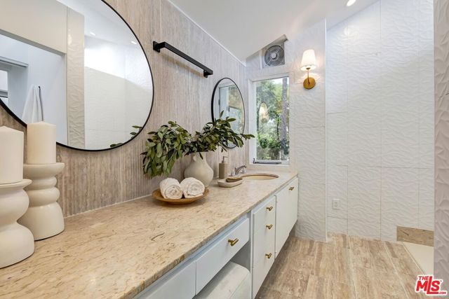 515 N Roxbury Drive, Beverly Hills, CA 90210